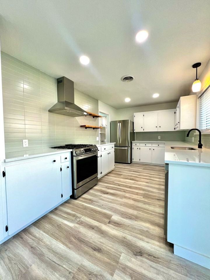 561 Mockingbird Ln - Photo 7 of 21