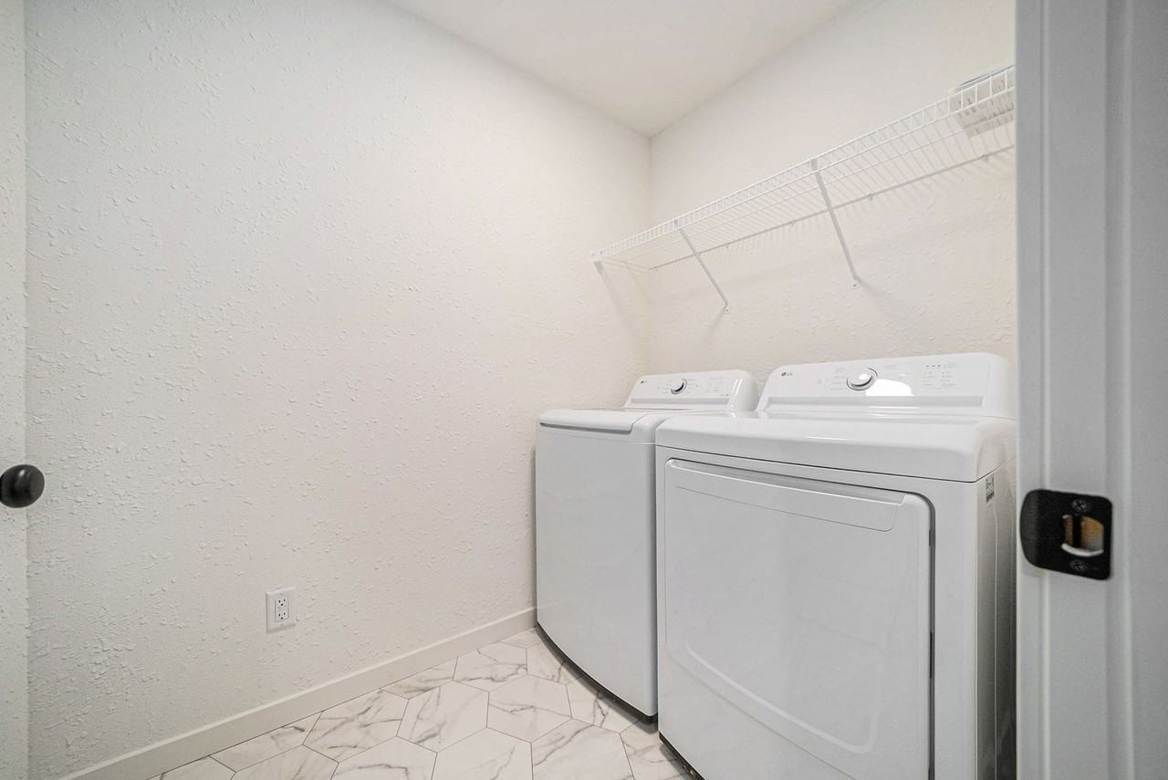 1312 Forest View Dr - Photo 6 of 24