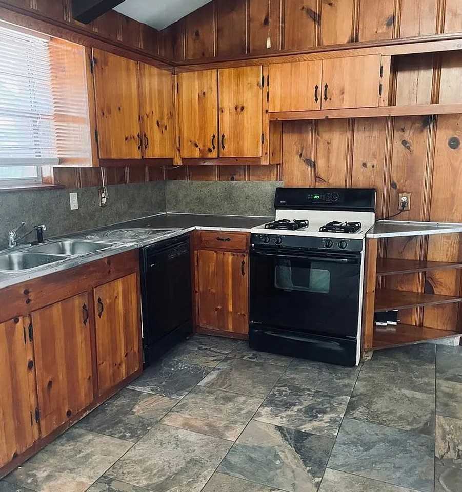 2015 Kimberly St - Photo 2 of 6