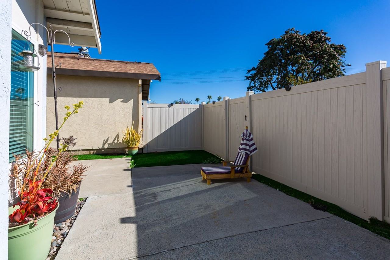 10379 Rochelle Ave - Photo 7 of 38