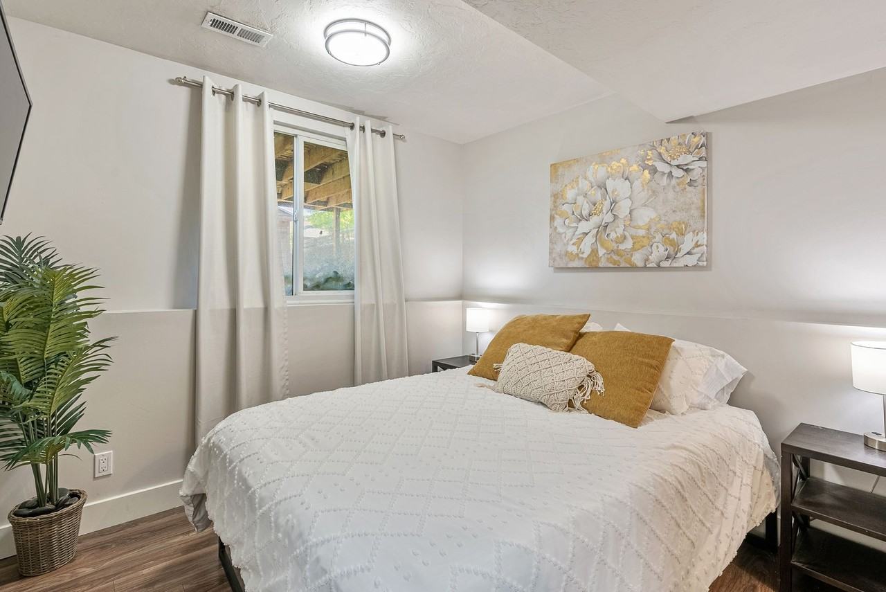 5491 5491 S Saguaro Drive - Photo 7 of 13