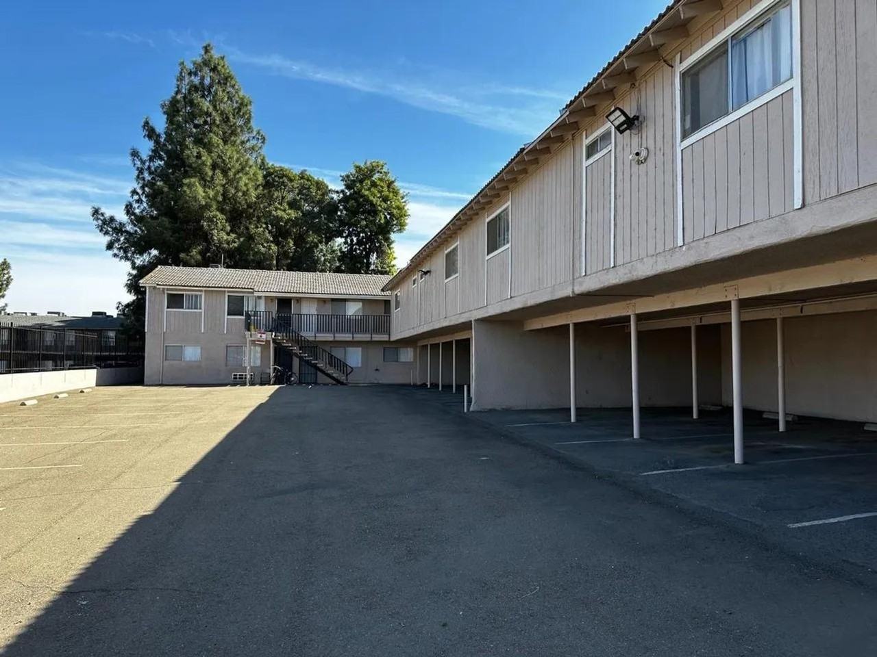 1905 E Pontiac Way - Photo 6 of 17