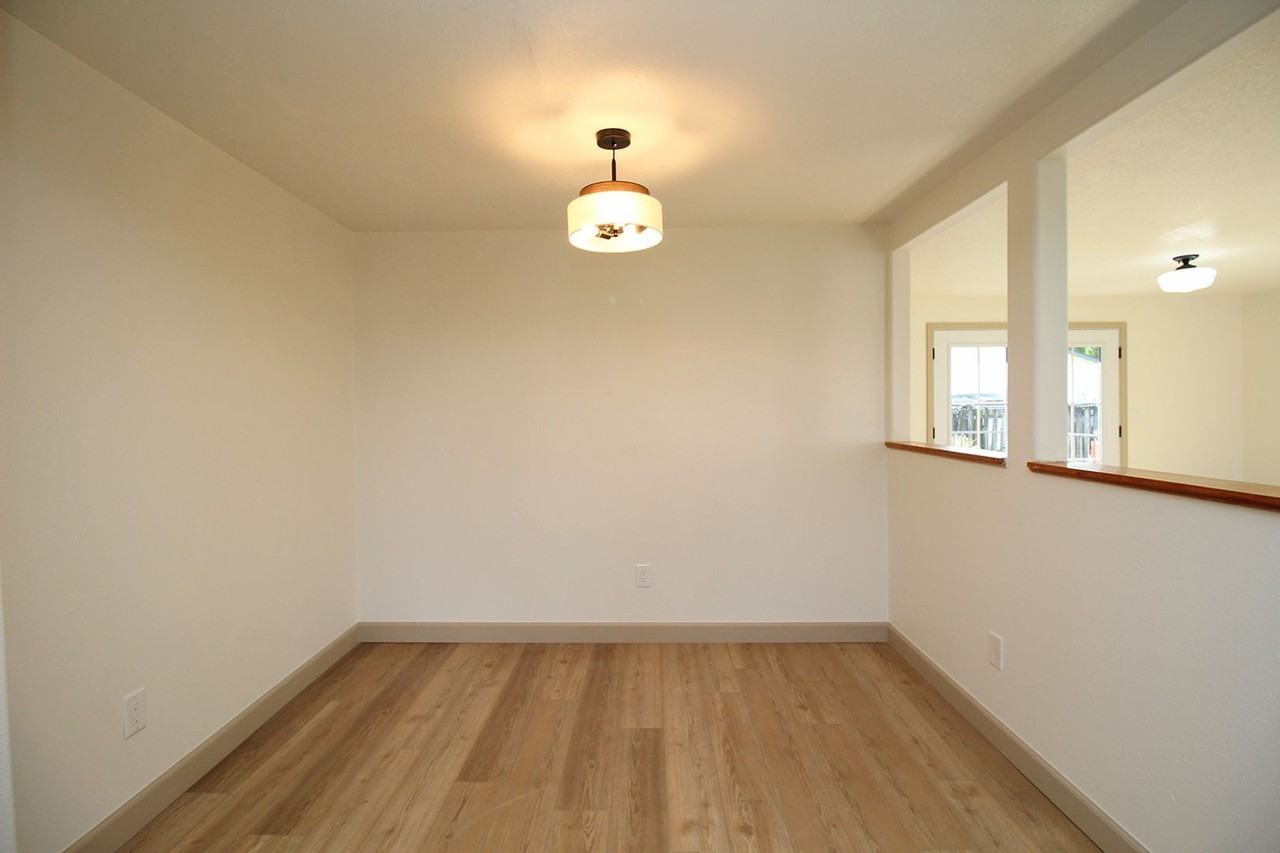 11318 Ne Siskiyou St - Photo 4 of 24