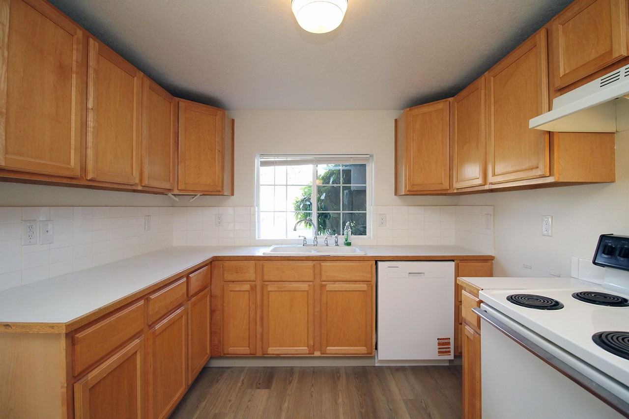 11318 Ne Siskiyou St - Photo 6 of 24