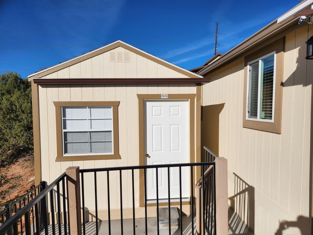 719 W Summit St - Photo 3 of 18