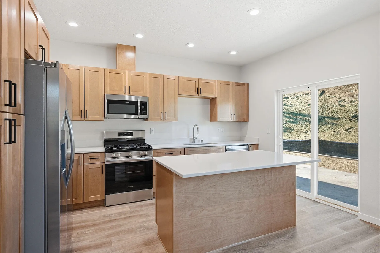 202 E Elcliff Rd - Photo 2 of 33