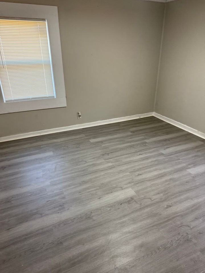 1609 18th St - Photo 4 of 17