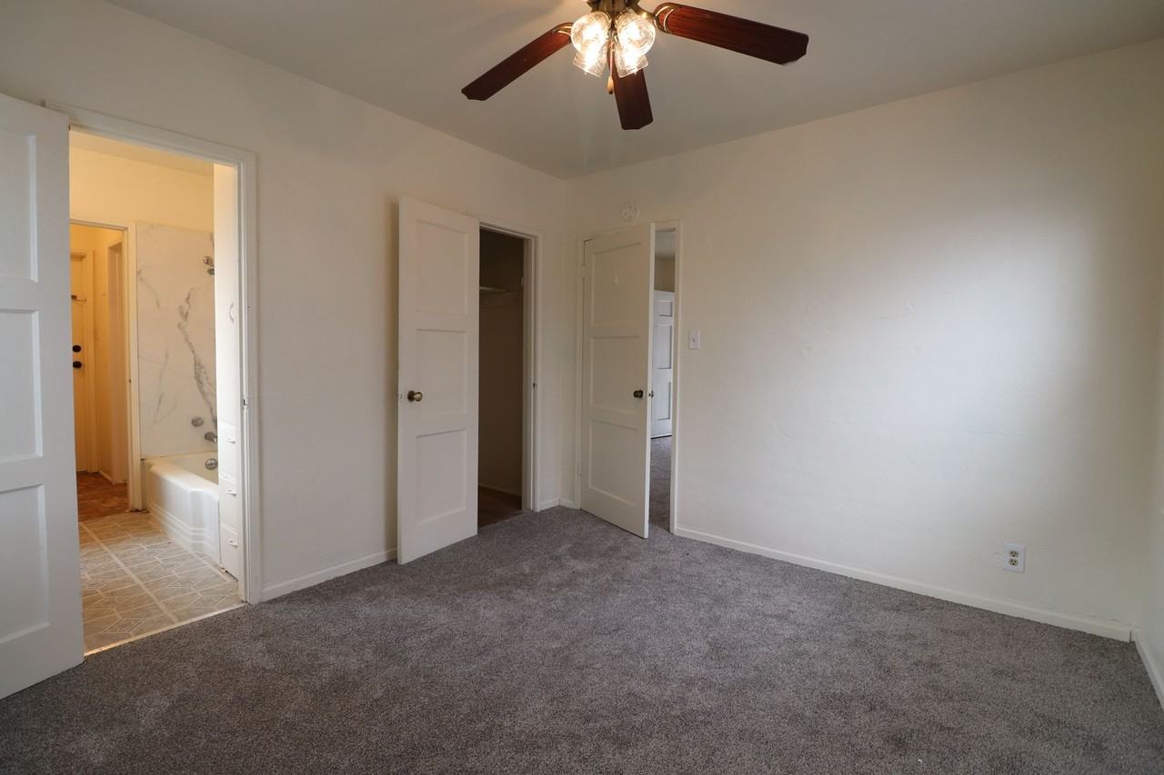 728 W El Camino St - Photo 6 of 11