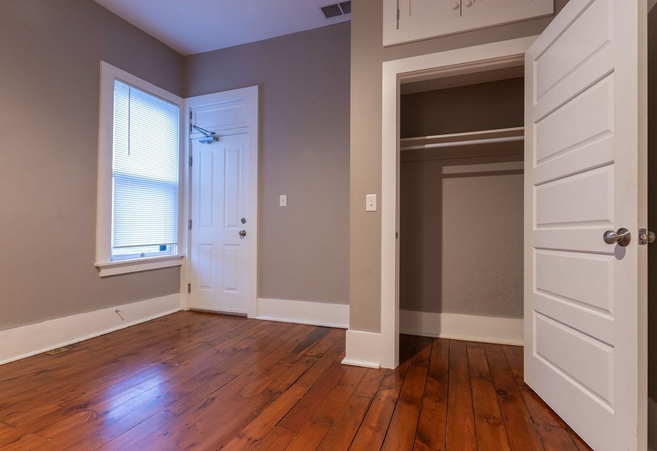 204 N Columbus St #C - Photo 7 of 21