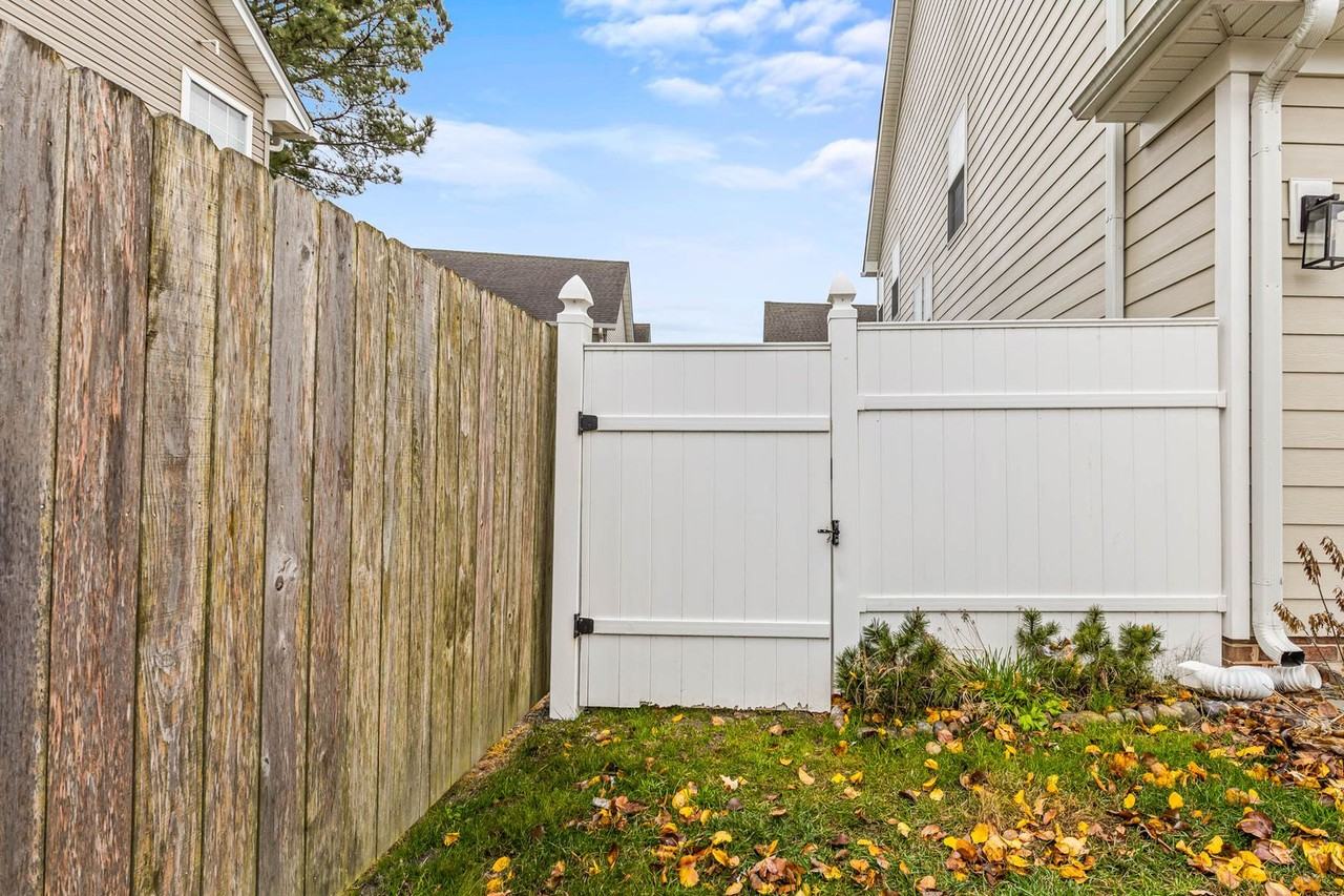 5301 Chalet Pl - Photo 6 of 50
