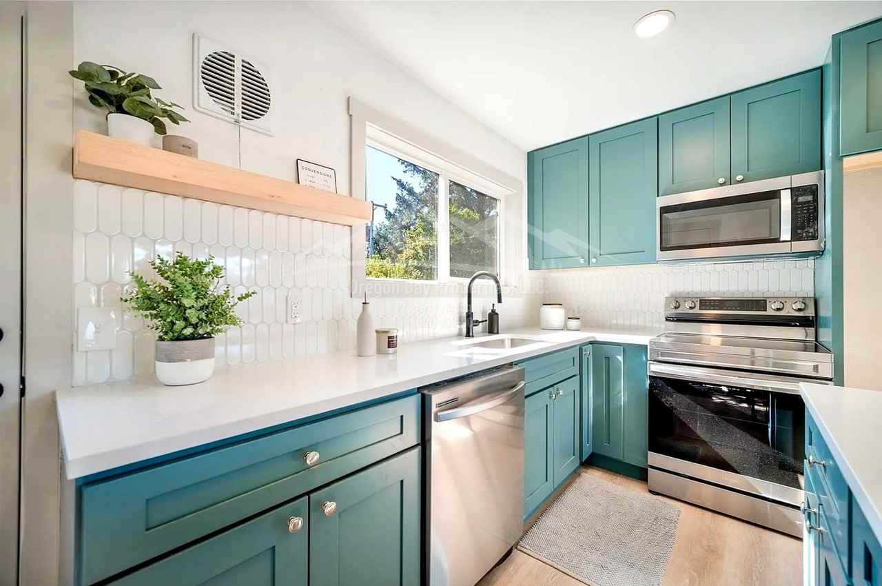 1710 Johnson St - Photo 5 of 15