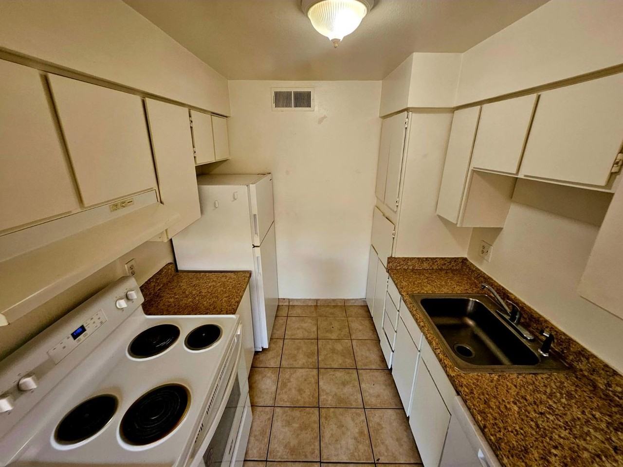 1550 W Ashlan Ave #229 - Photo 5 of 12