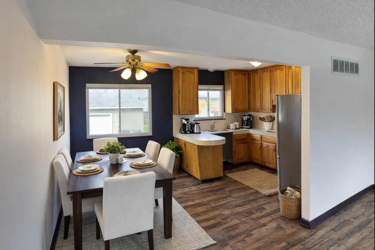 994 Ellsworth Dr - Photo 3 of 6