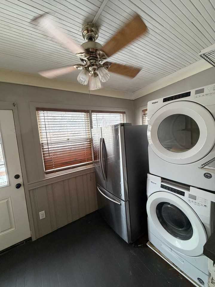 323 Carsonia Ave - Photo 5 of 11