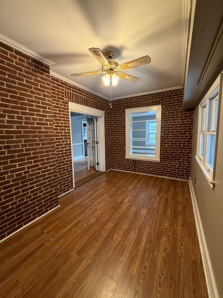 323 Carsonia Ave - Photo 6 of 11