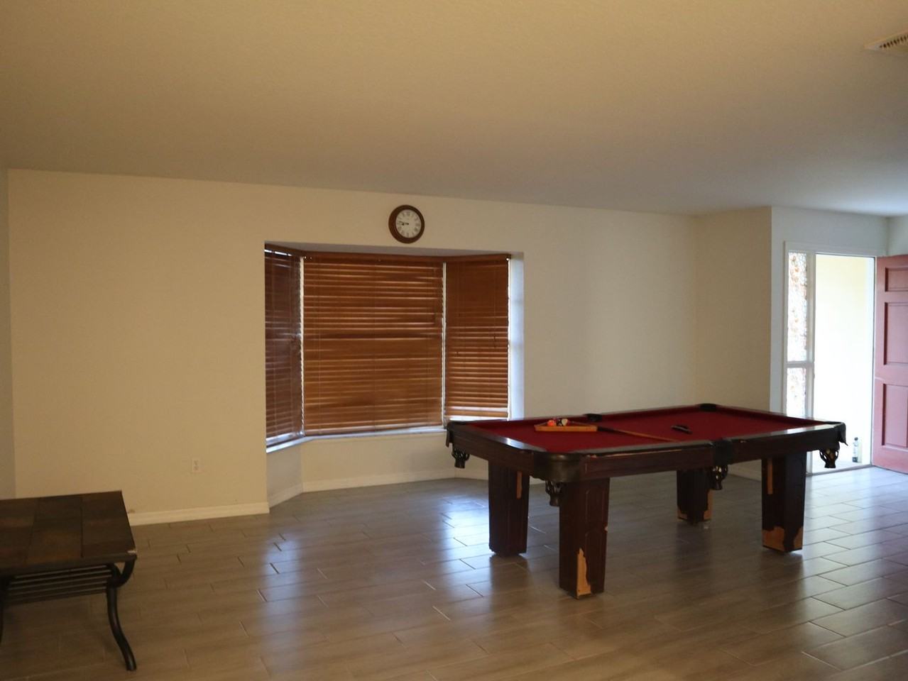 1426 Farmington Ave - Photo 6 of 20