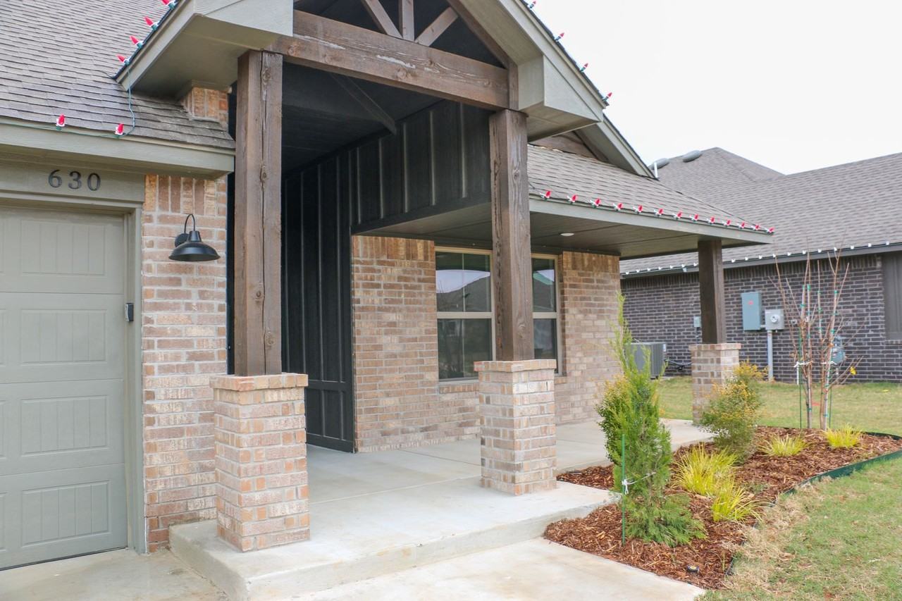 630 630 Trails End Drive - Photo 3 of 20