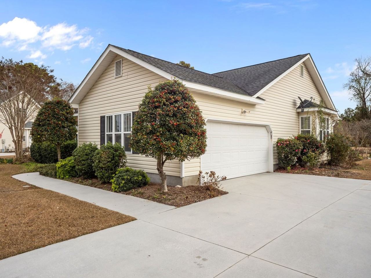 215 Carefree Ln - Photo 3 of 50