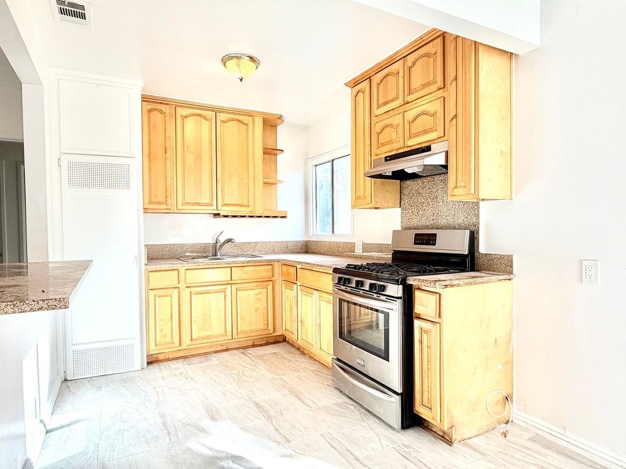 1814 Buffington St - Photo 4 of 17