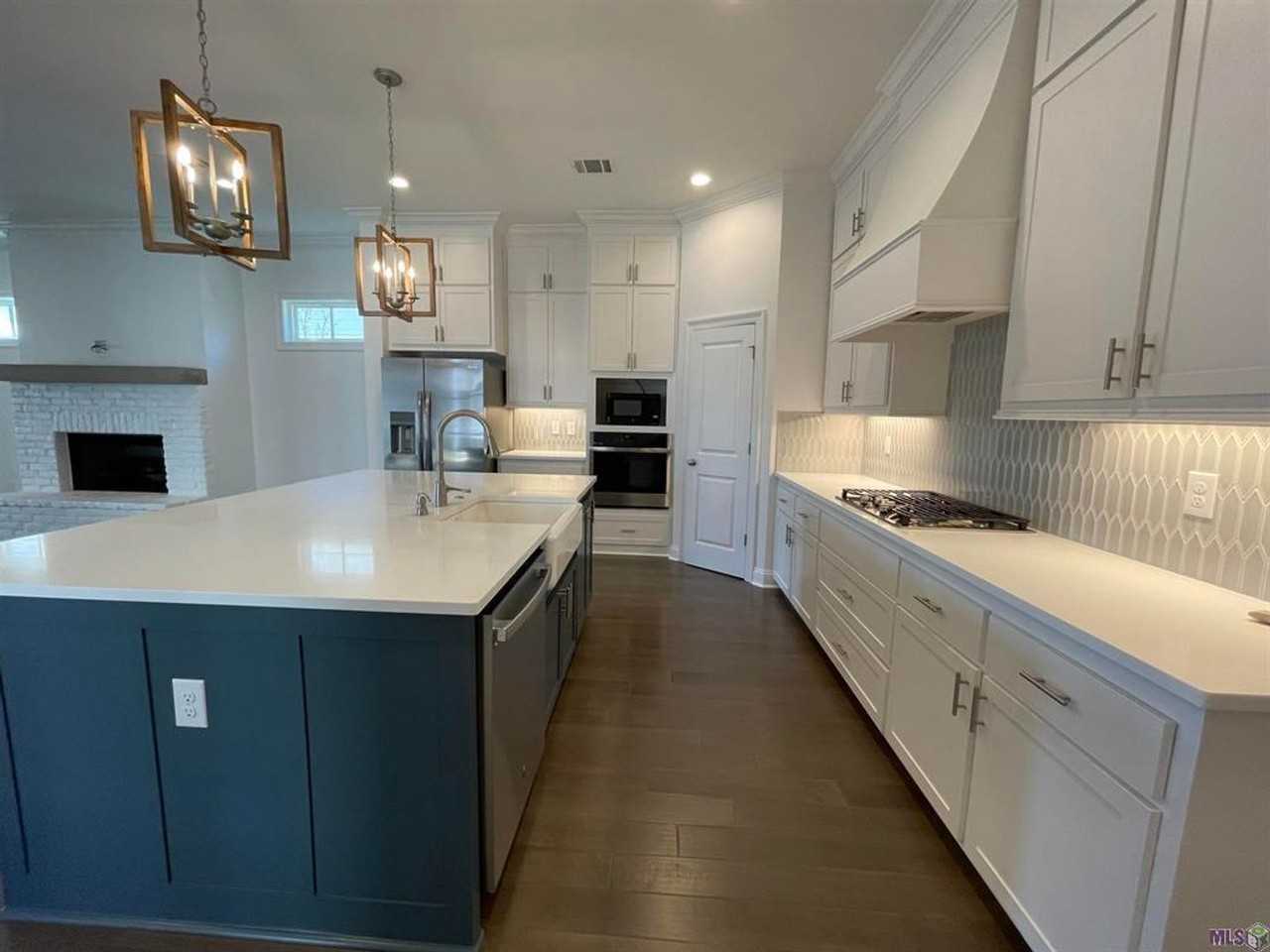 7508 Griffon Dr - Photo 3 of 23