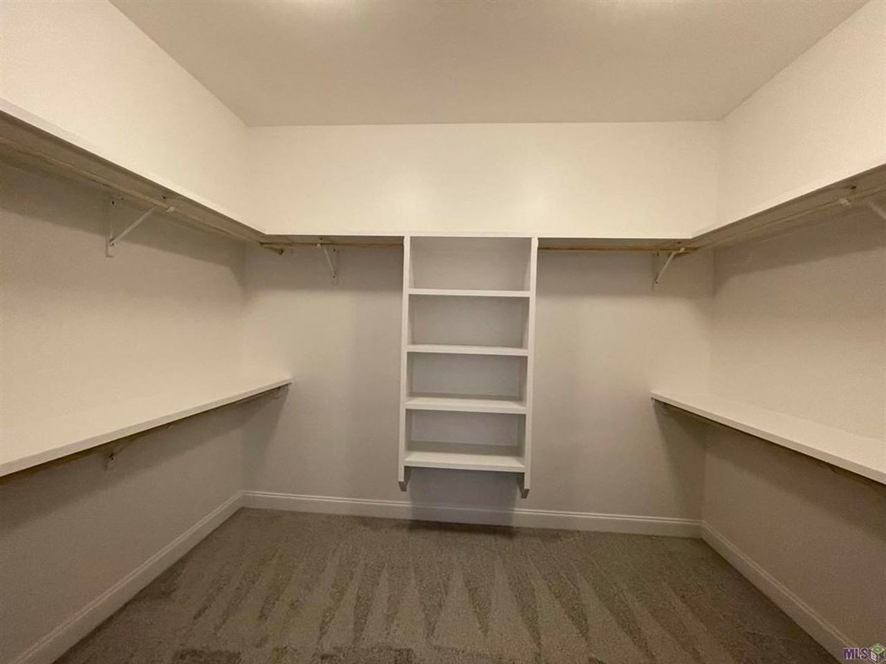 7508 Griffon Dr - Photo 6 of 23