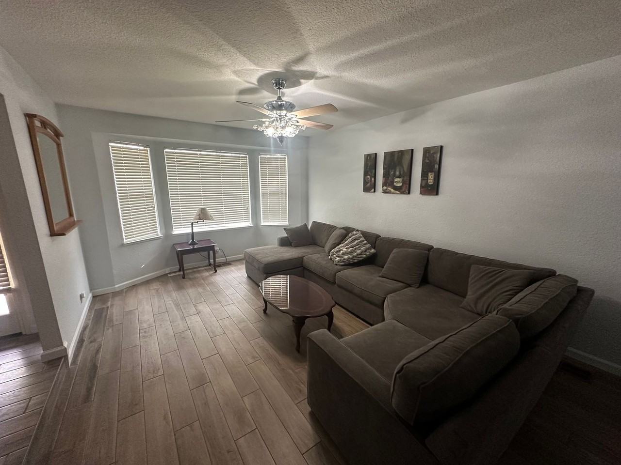 3913 Viader Dr - Photo 5 of 9