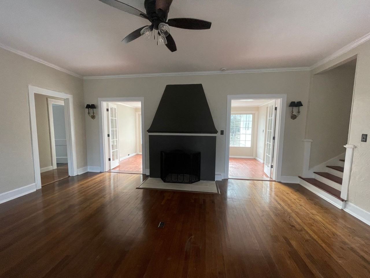 521 Wilkinson St - Photo 2 of 17