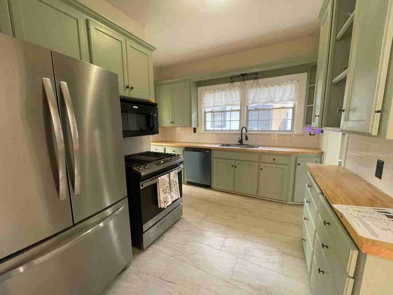 521 Wilkinson St - Photo 5 of 17