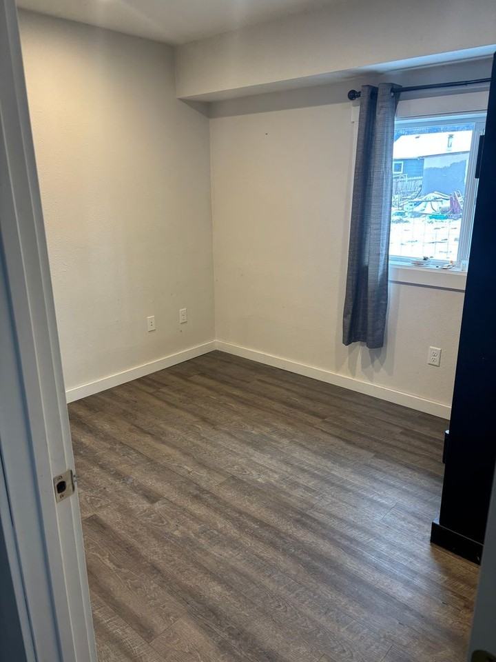 805 Crooks St - Photo 2 of 12