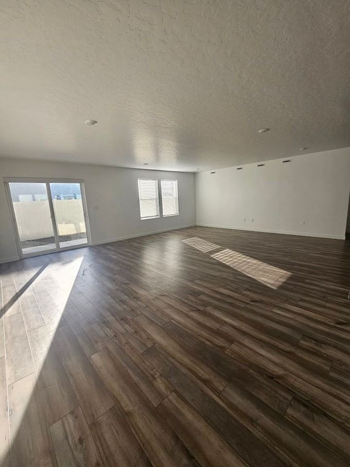 6643 W Windshear St - Photo 5 of 14