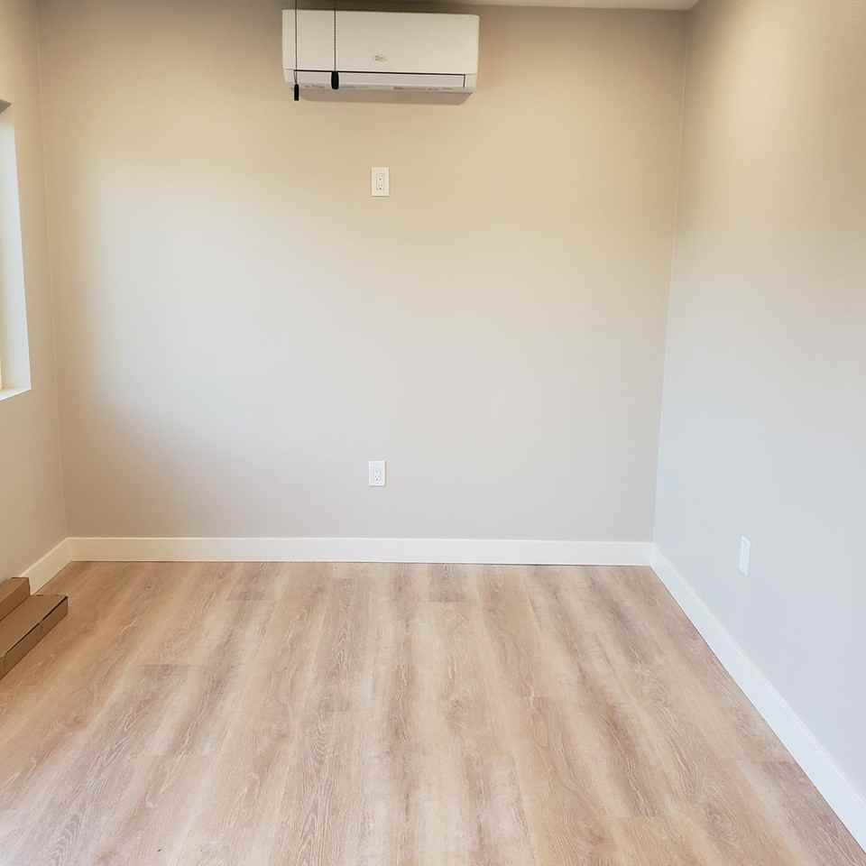 6861 Yellowstone Dr - Photo 3 of 10