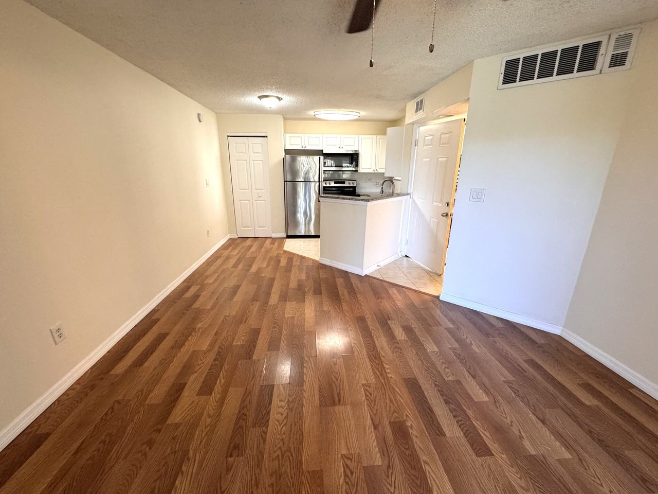 1940 Lake Atriums Cir #91 - Photo 6 of 19