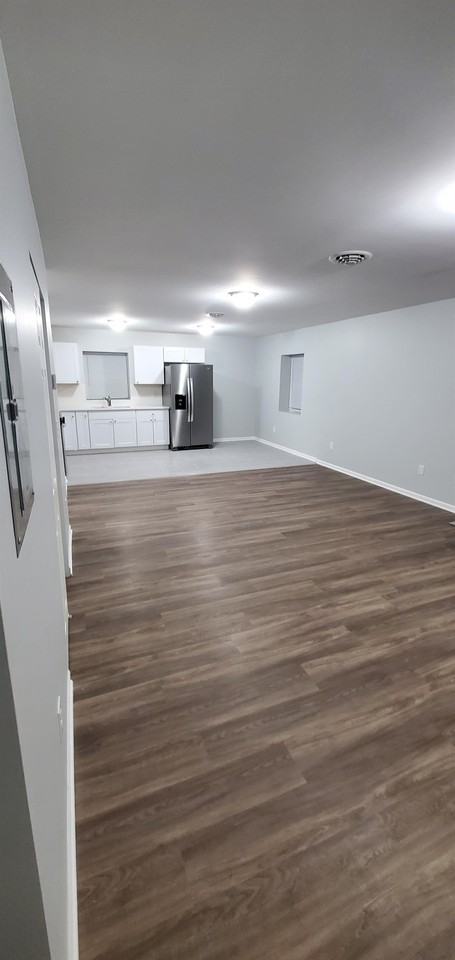 6909 Pennsylvania St - Photo 2 of 7