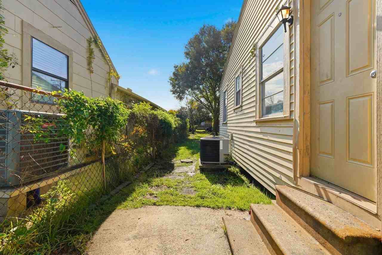 729 13th Ave N - Photo 4 of 25