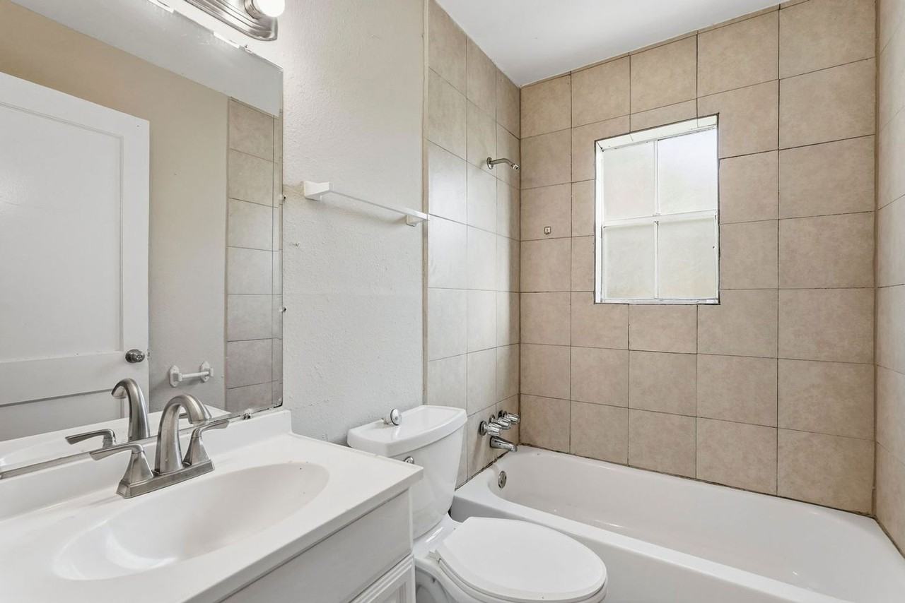 729 13th Ave N - Photo 6 of 25