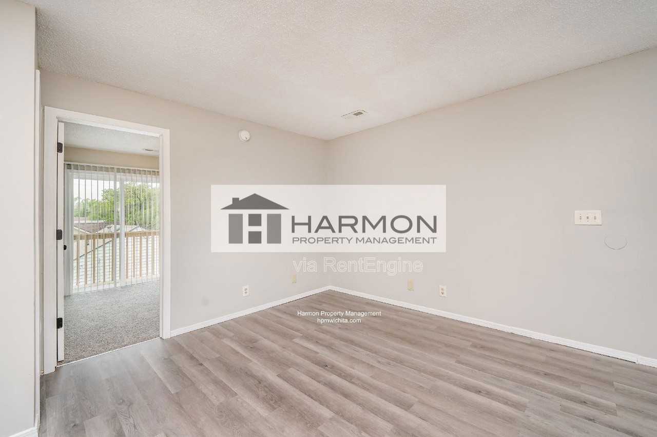 538 N Florence St #1212 - Photo 2 of 5