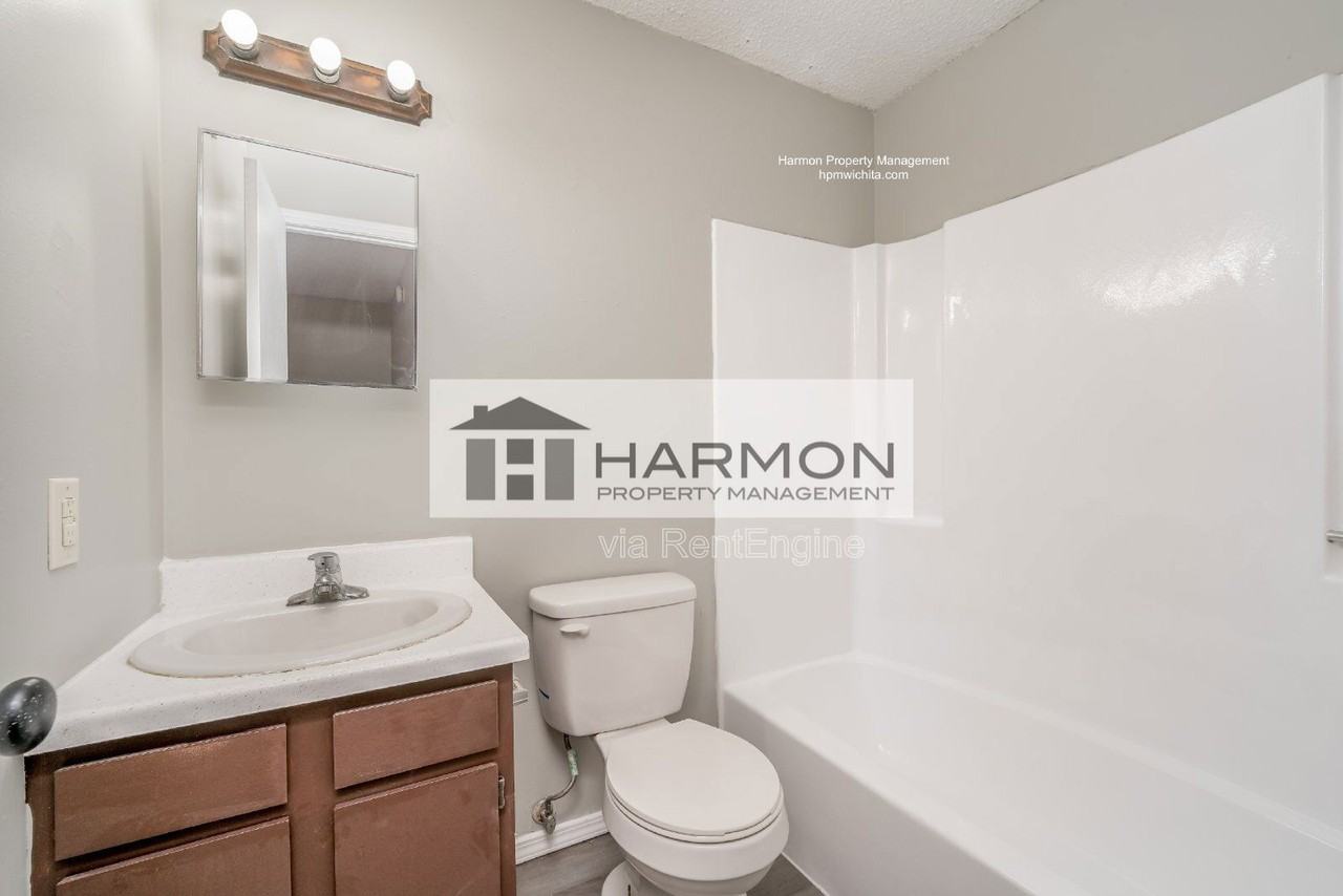 538 N Florence St #1212 - Photo 4 of 5