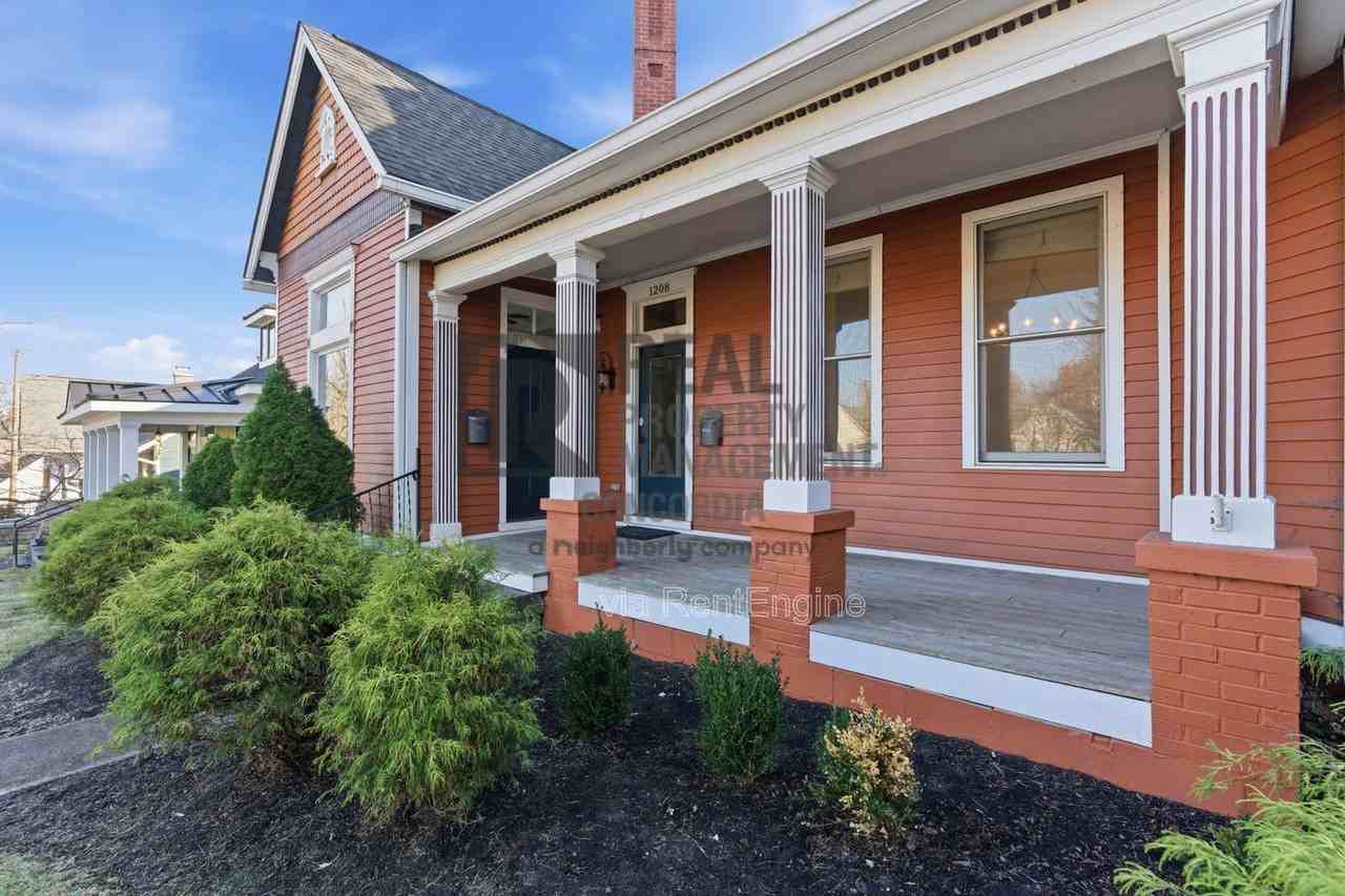 1208 Woodland St - Photo 3 of 36