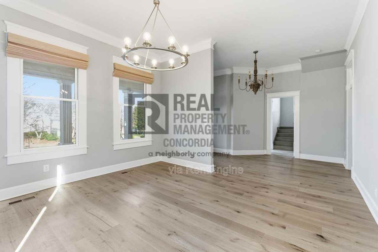 1208 Woodland St - Photo 7 of 36