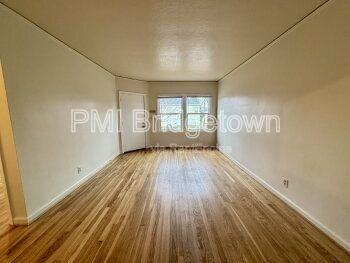 6520 Ne 6th Ave #2 - Photo 3 of 12