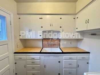 6520 Ne 6th Ave #2 - Photo 6 of 12