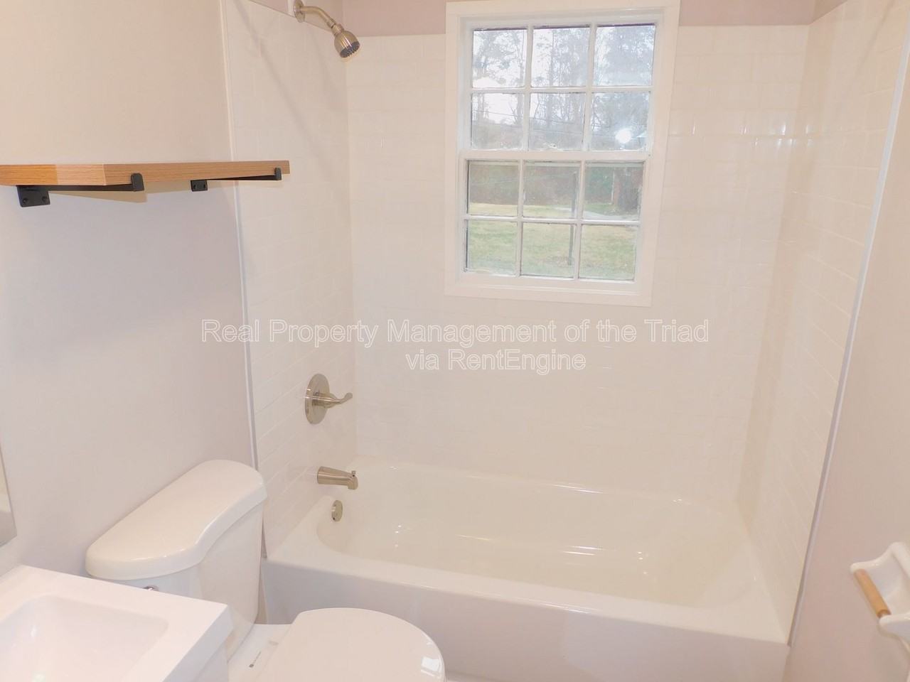 1232 Pamlico Dr - Photo 4 of 16