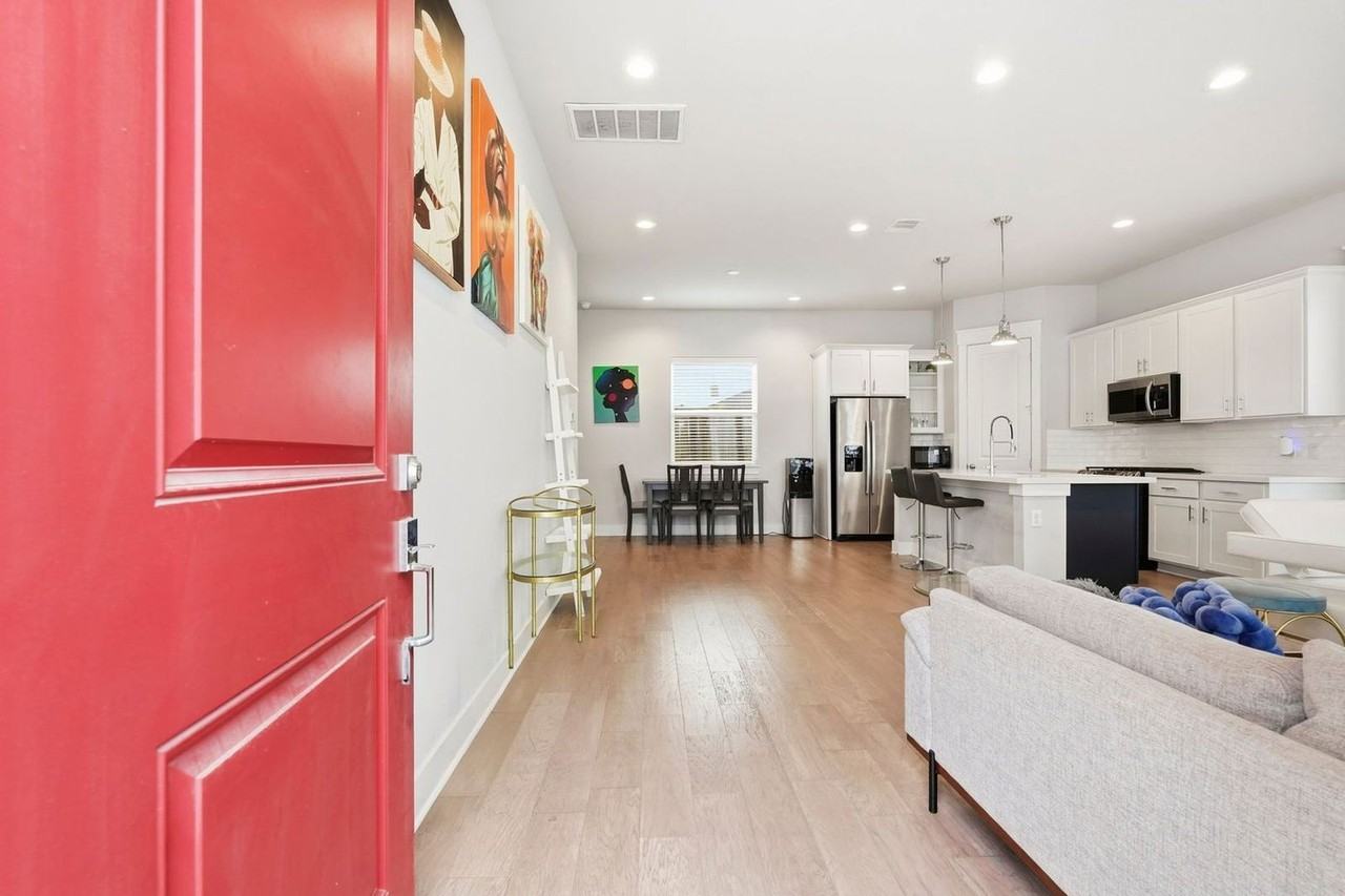 3113 Paul Quinn St - Photo 2 of 24