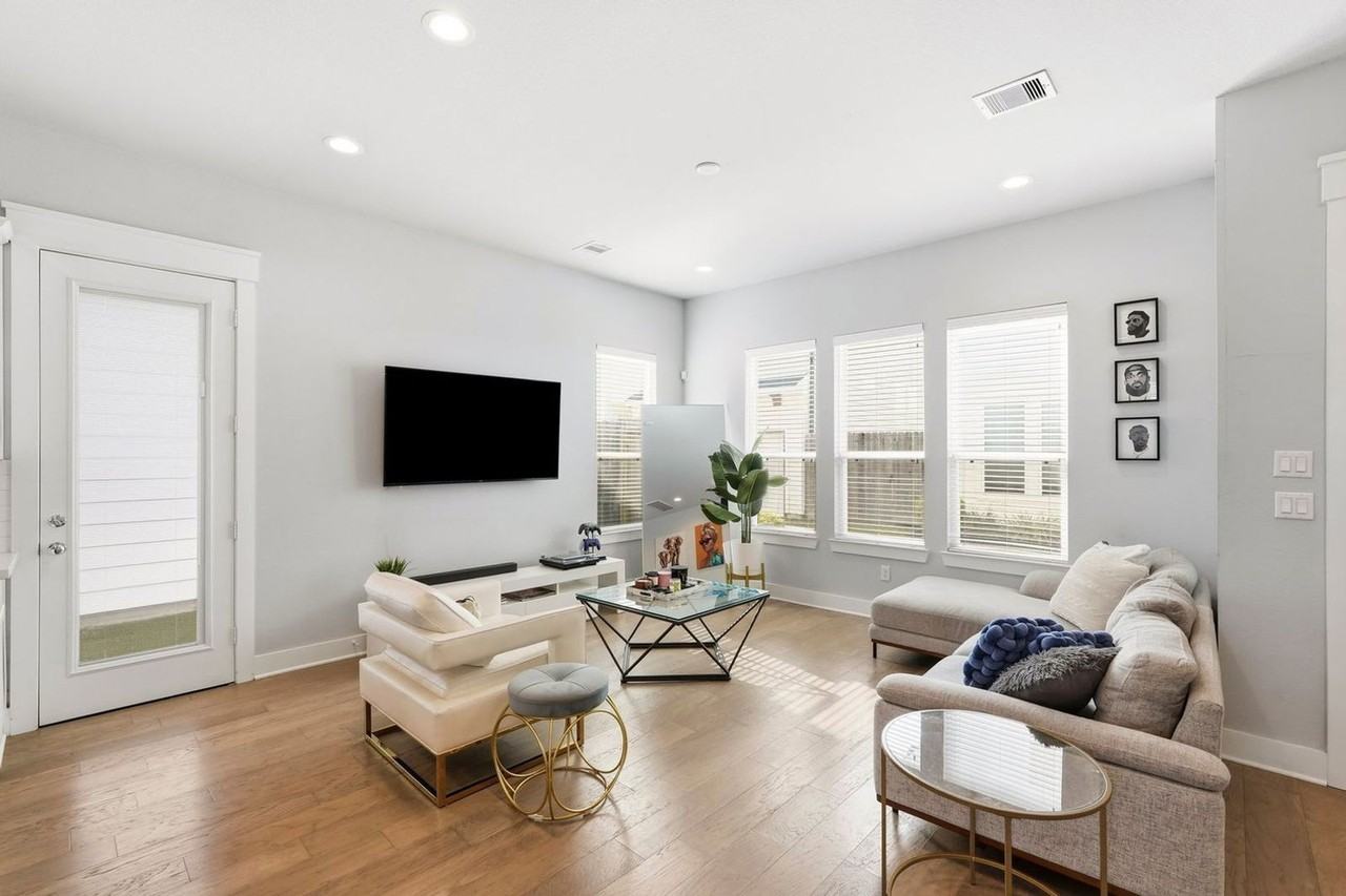 3113 Paul Quinn St - Photo 5 of 24