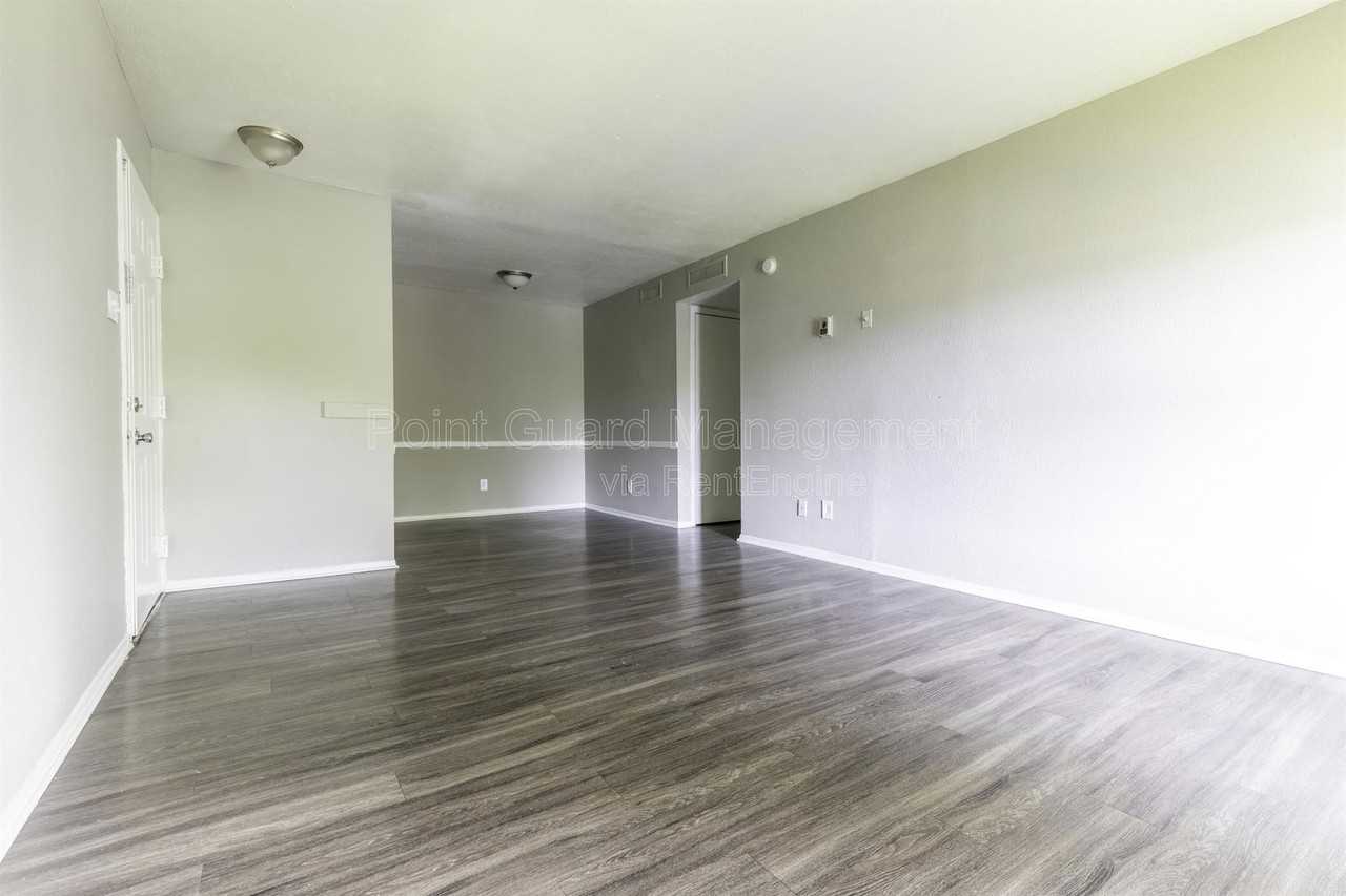 4550 W Kiest Blvd #1034 - Photo 4 of 30