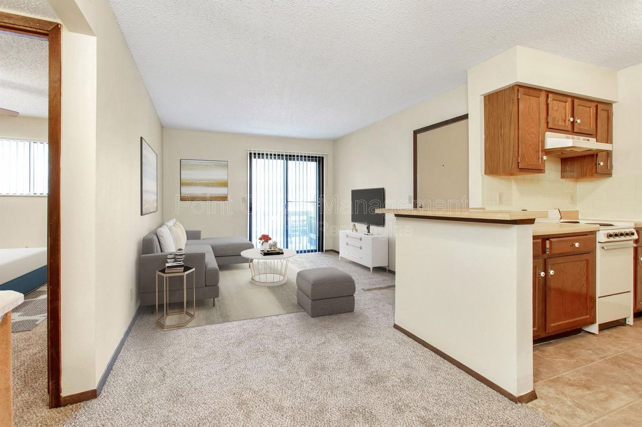 2749 N Amidon Ave #2 - Photo 3 of 27