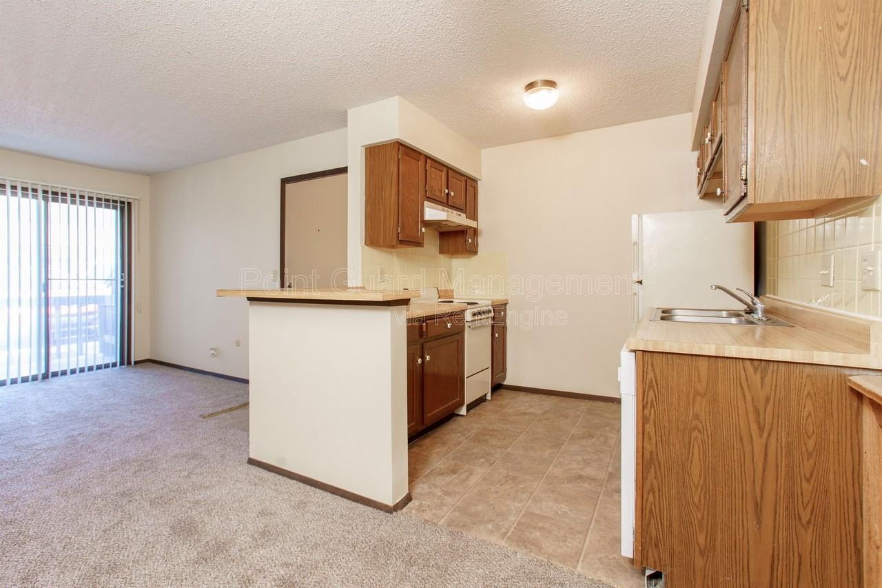 2749 N Amidon Ave #2 - Photo 4 of 27