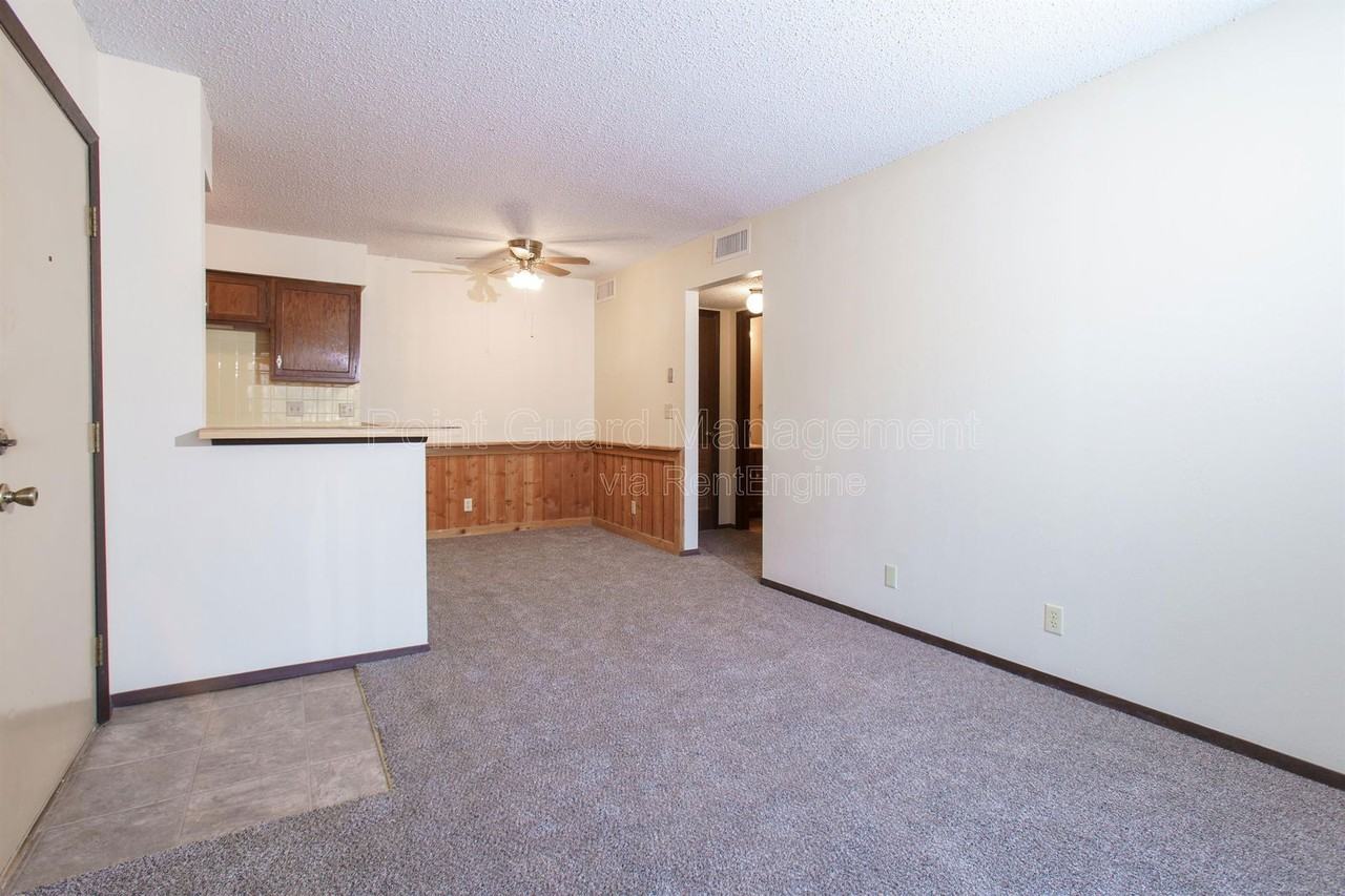 2749 N Amidon Ave #2 - Photo 7 of 27