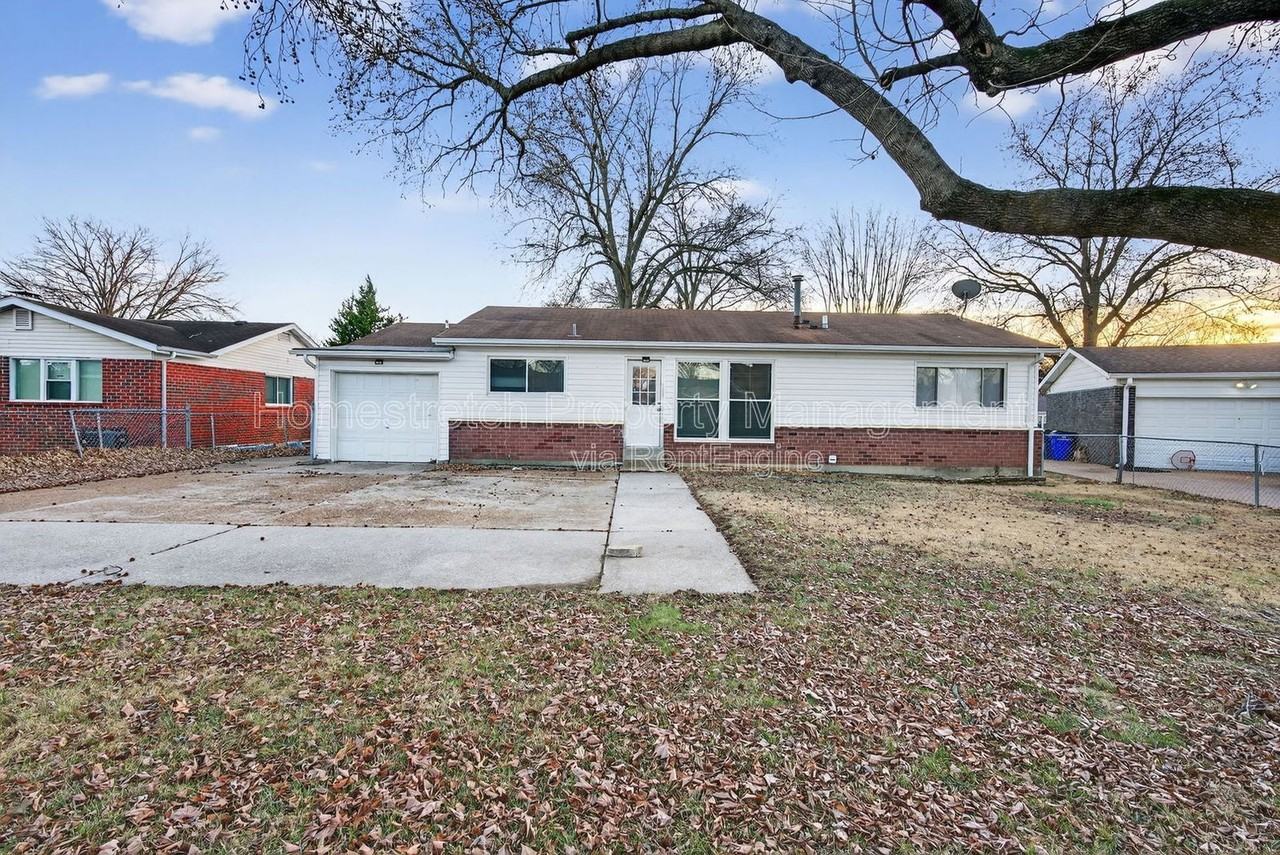 2385 Greenbriar Dr - Photo 5 of 37