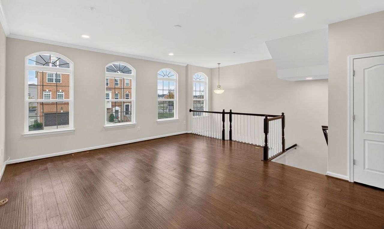 11530 Sulphur Hills Pl E - Photo 6 of 15